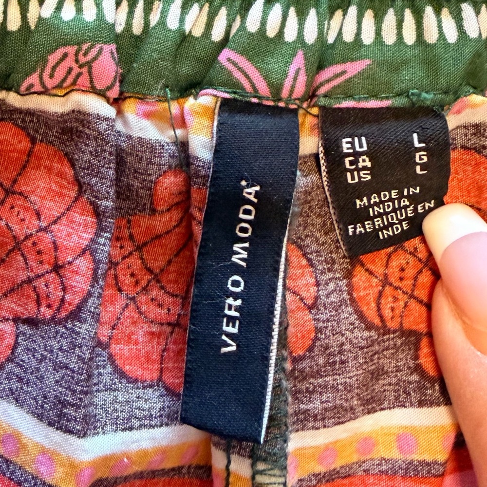 Vero Moda Tropical pineaple print cotton Summer Shorts size L, colorful, NWOT - Picture 3 of 14